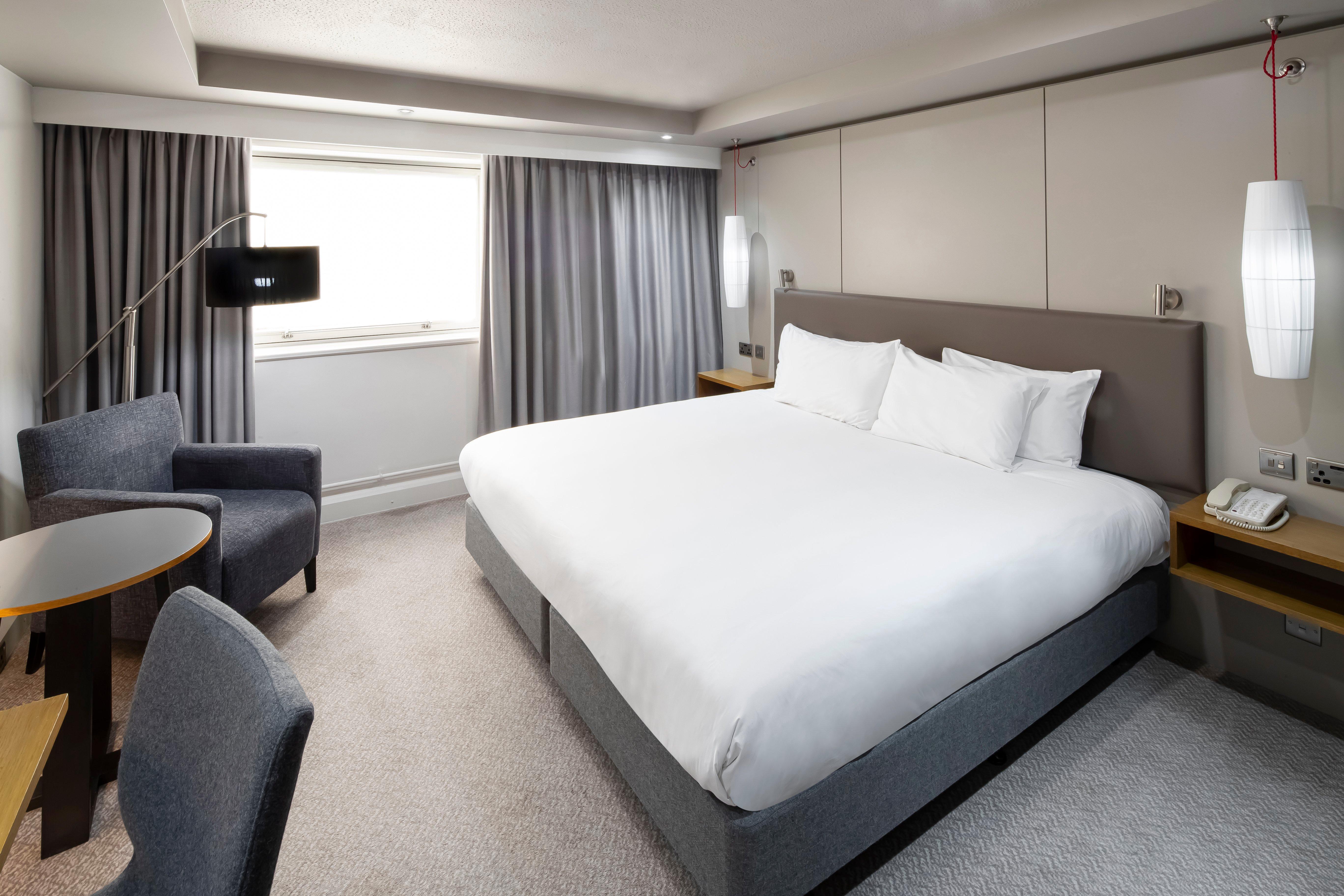 Crowne Plaza By Ihg Hotel 4*